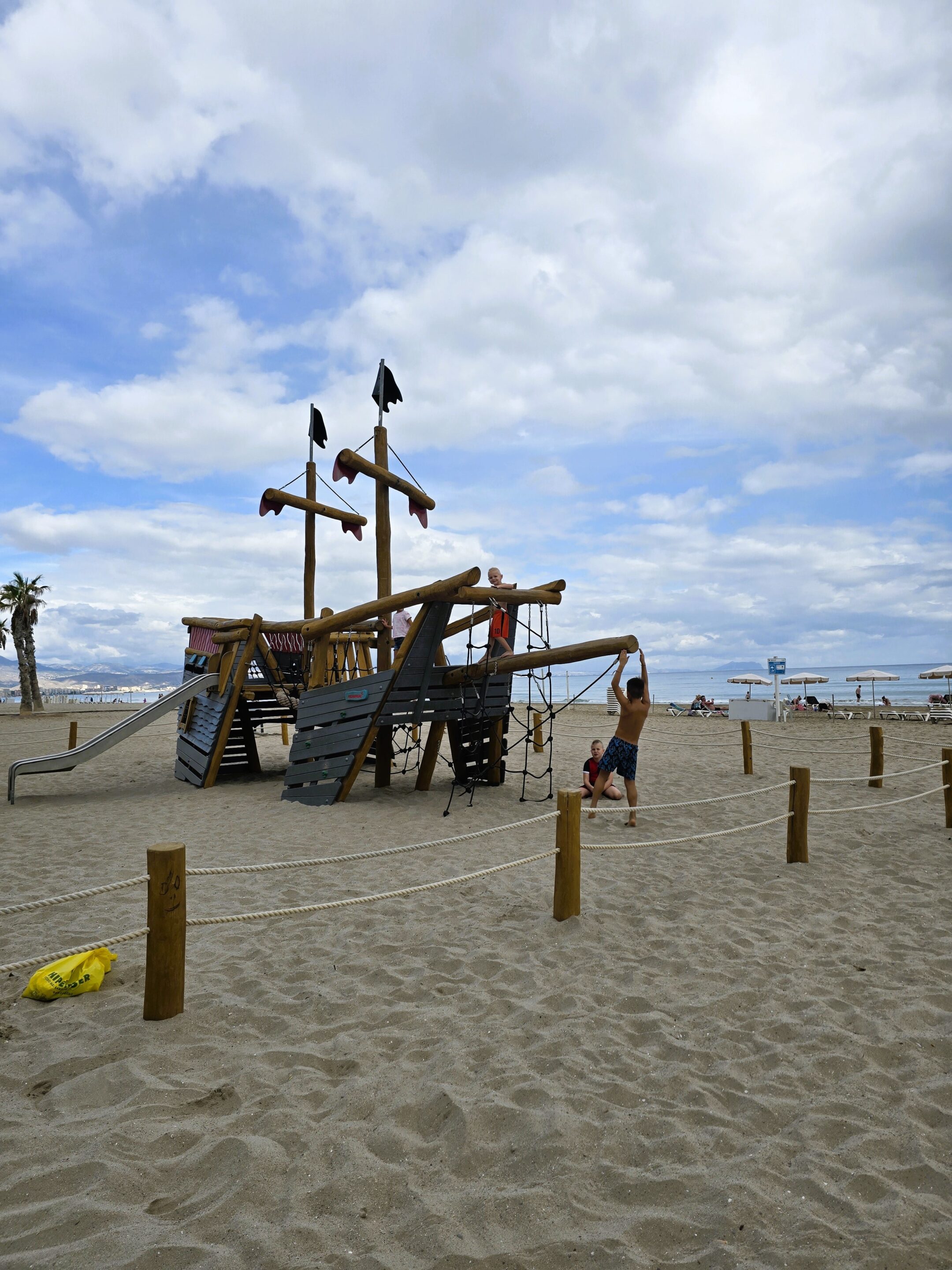strand playa san juan-min speeltuin playa san juan